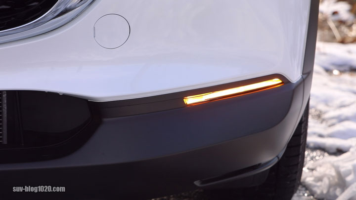 cx30-dimming_turn_signal-1