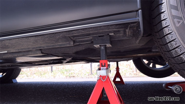 cx30-tire-change-r-stand