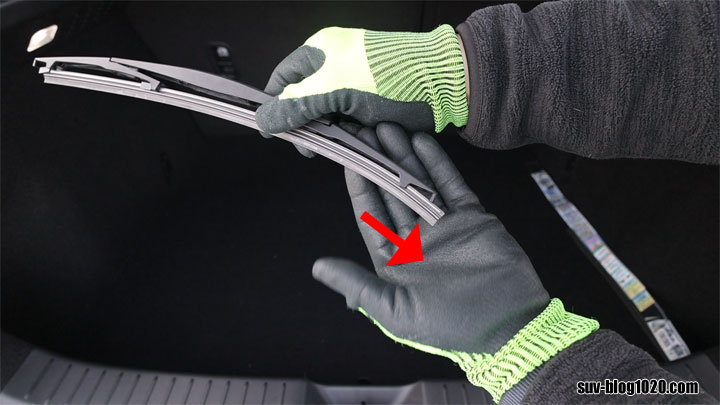 CX-30リアワイパーブレードに新しい替えゴムを入れるその2