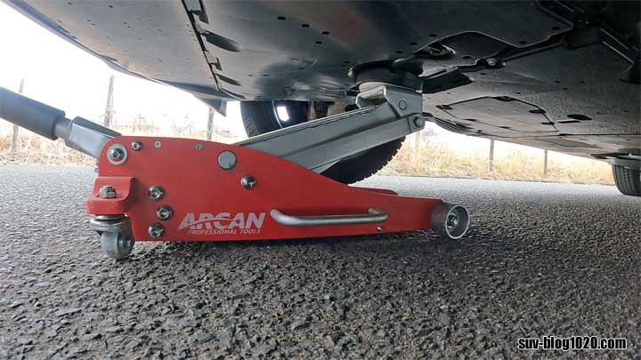 CX-60フロントジャッキアップ