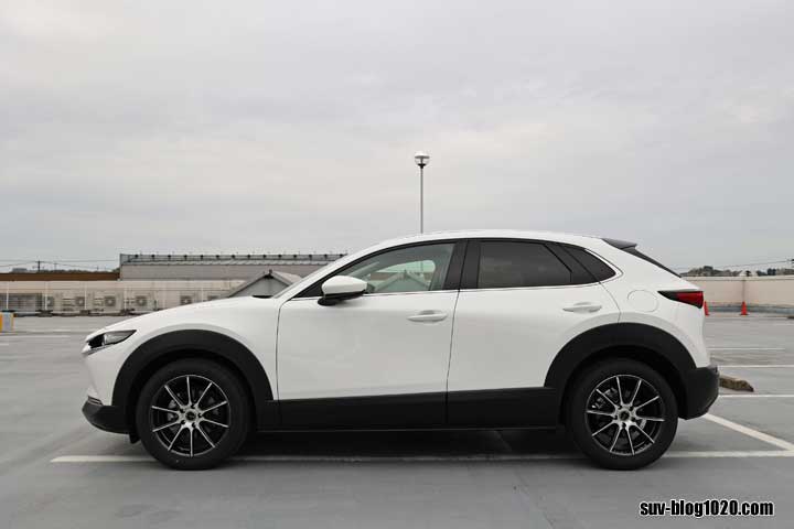 CX-30 スノーフレイクホワイトパールマイカ
