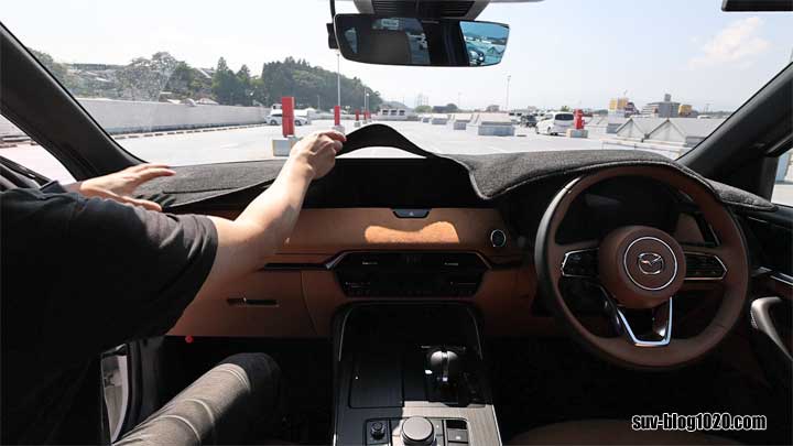 CX-60にダッシュボードマット装着