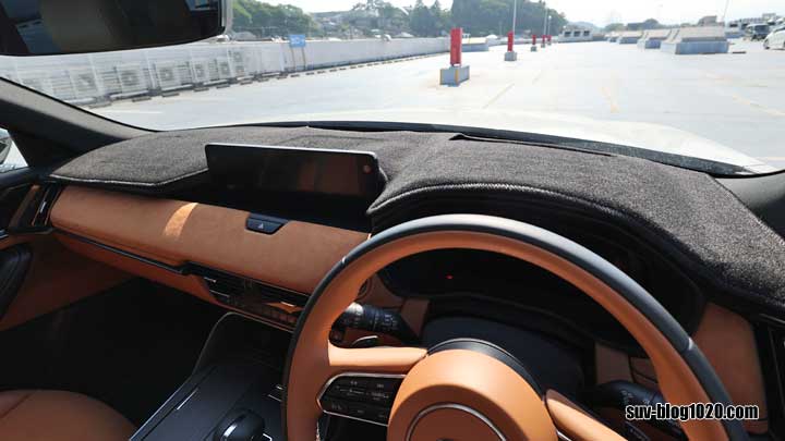 CX-60にダッシュボードマット装着完了