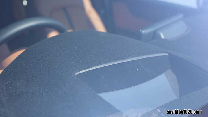 CX-60にダッシュボードマット装着 車外からの運転席付近