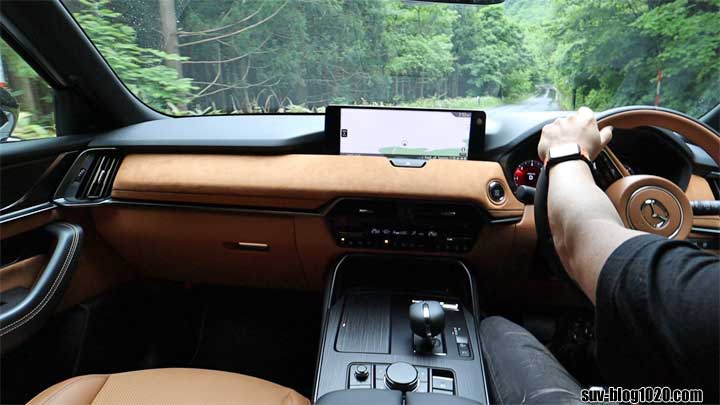 CX-60ワインディングでのコーナリング