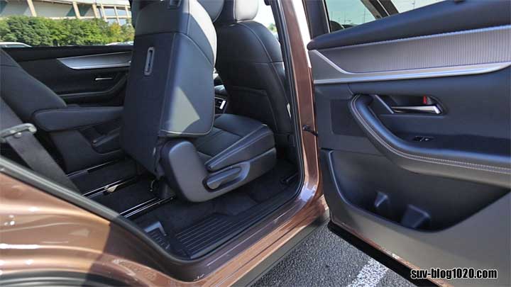 CX-80 XD Lパッケージ サードシートへの乗り込み