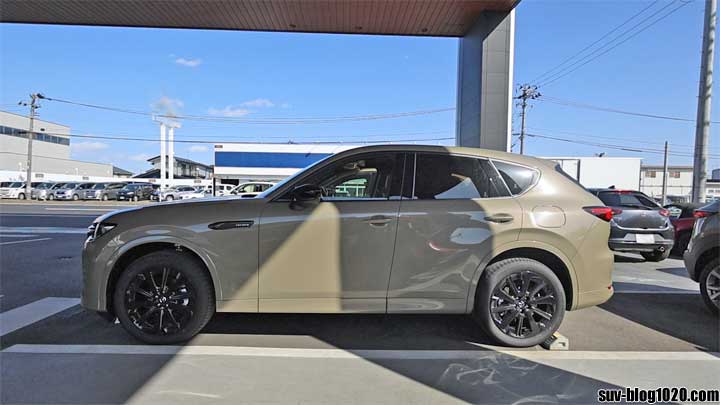 CX-60 Trekker サイド