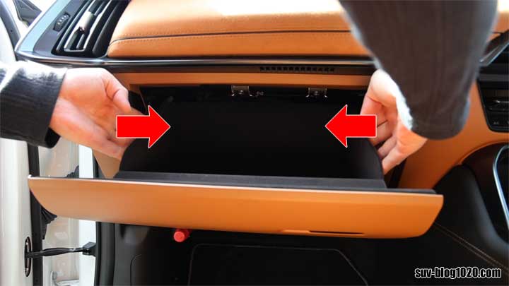 CX-60 エアコンフィルター  グローブボックス外し