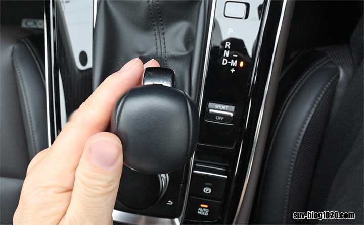 セレクトレバー：M位置