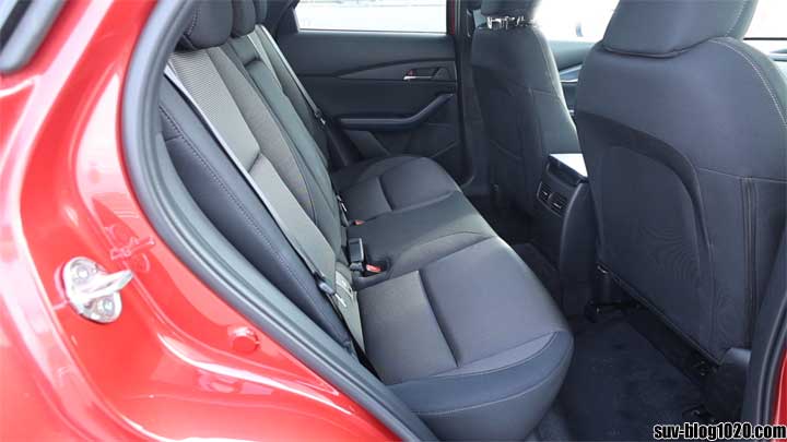 CX-30 XD Touringリアシート