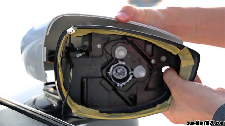 CX-30ドアミラーガーニッシュを外したところ