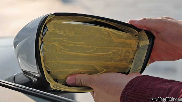 CX-30ドアミラーの下部を押し込む