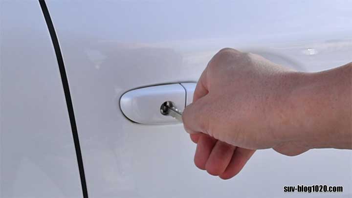 CX-8 補助キーでドアロック解除