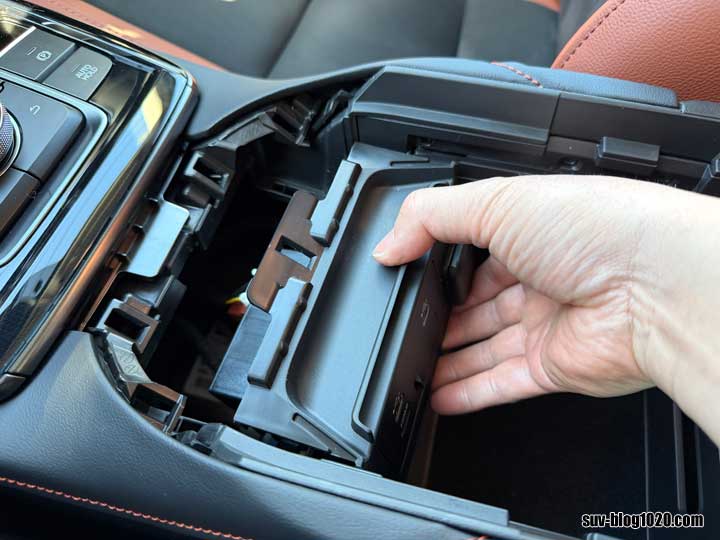 電源ソケット部分の取り外し