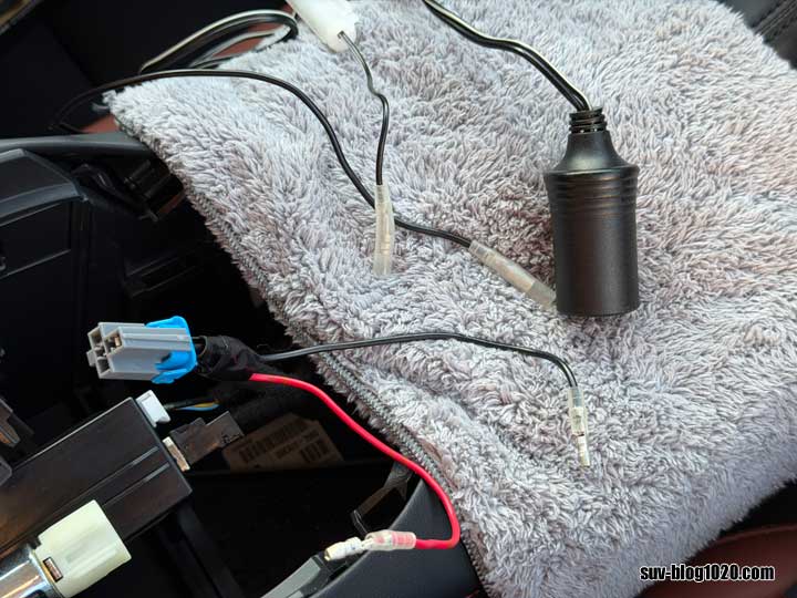 電源ソケット裏 配線分岐作業完了