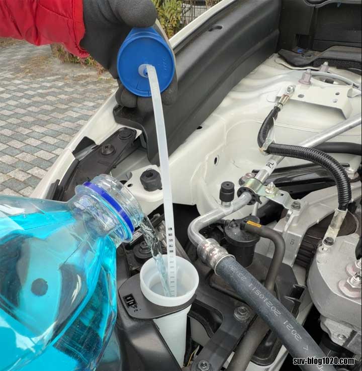 CX-30 ウォッシャータンク にウォッシャー液を入れる