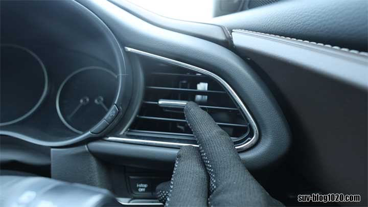 CX-30側面吹き出し口