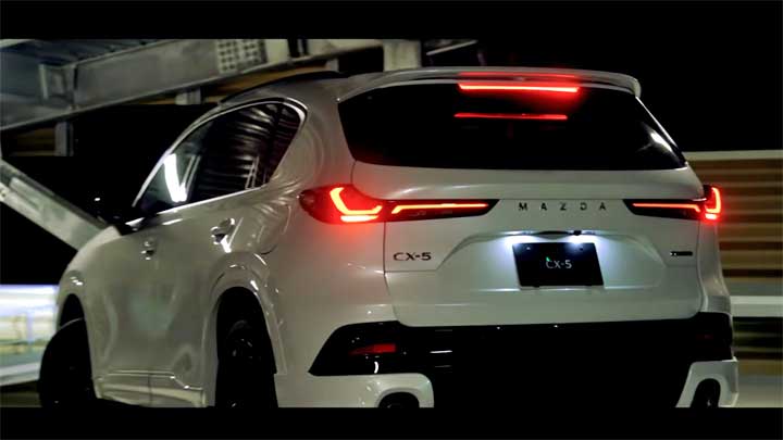 2026 CX-5 シグネチャースタイル ロジウムホワイトM リア