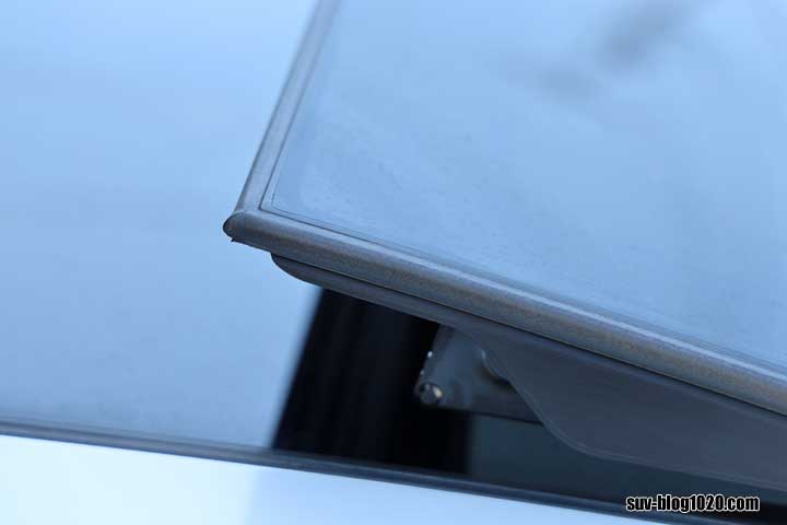 ラバープロテクタント塗布後のサンルーフゴム