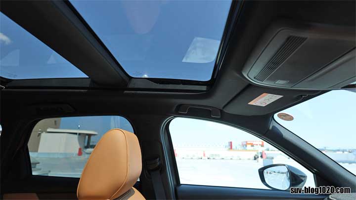 パノラマサンルーフ運転席からの見た目